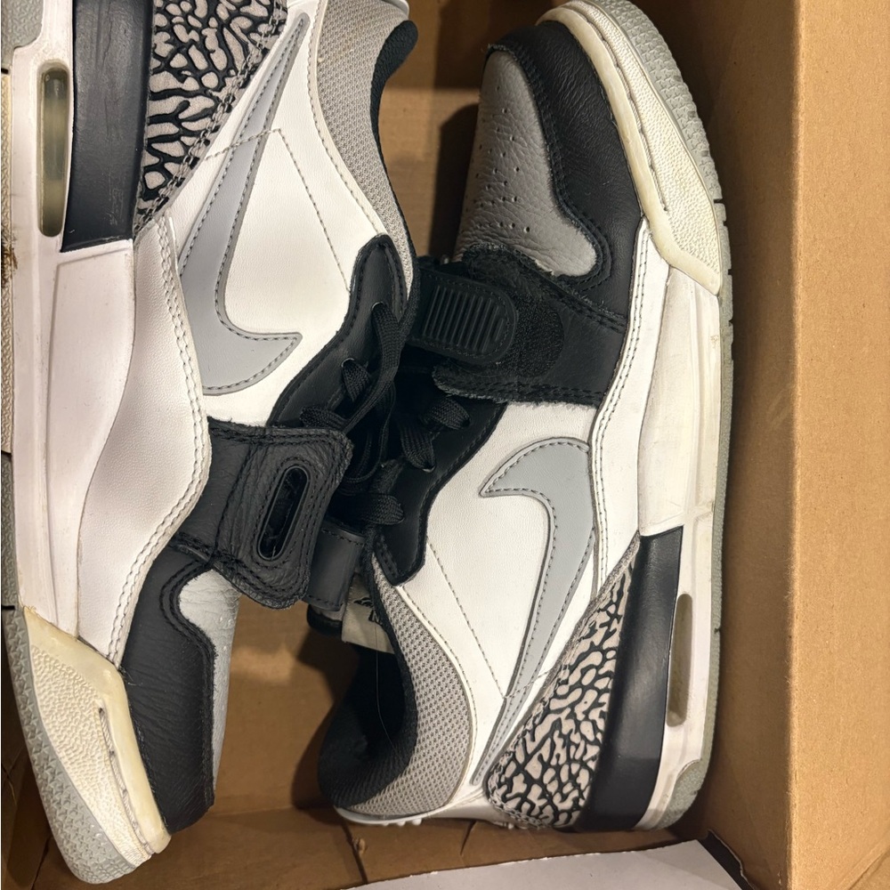 Jordan Air Legacy 312 Low in Black and White